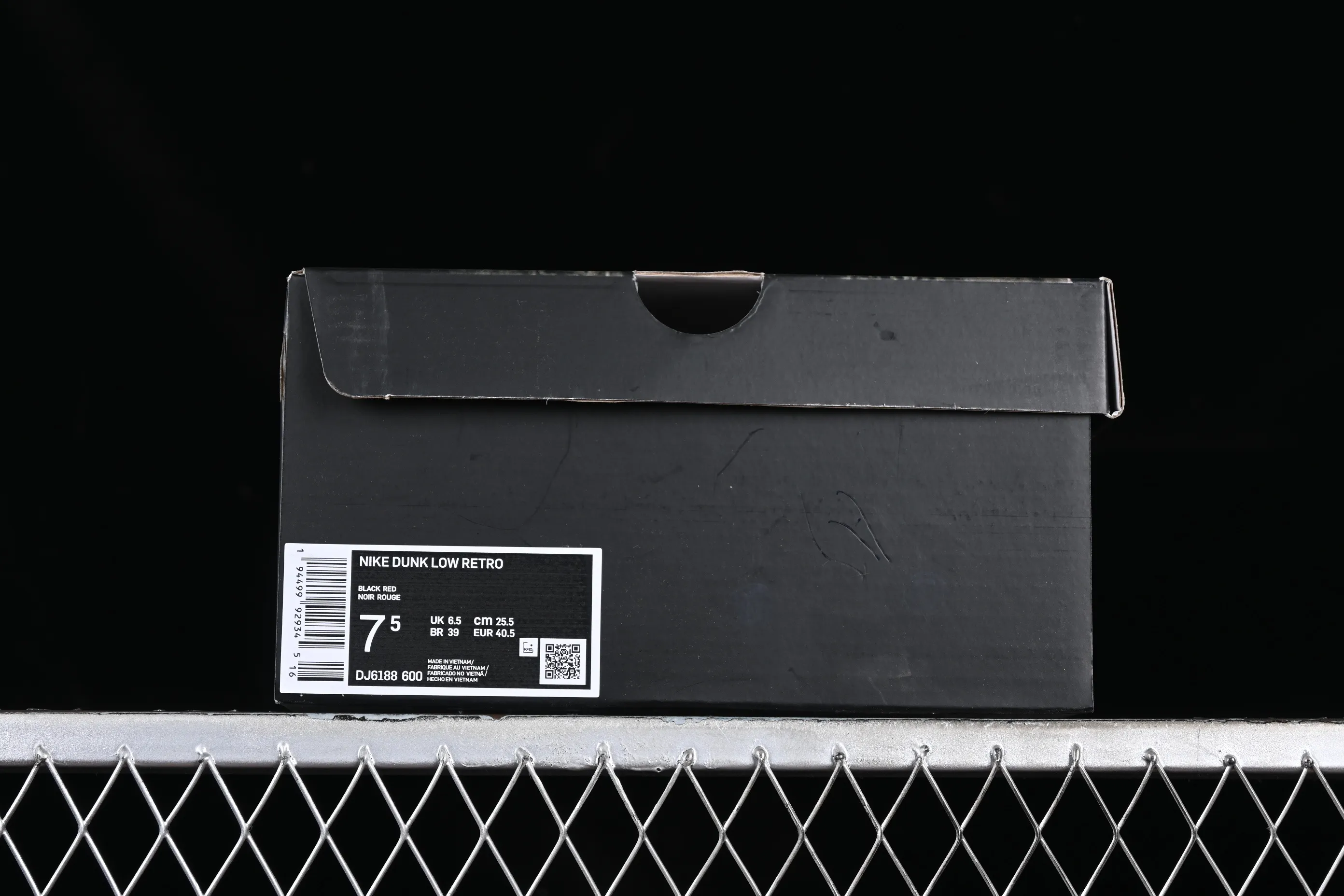 All categories Nk SB Dunk series Nk SB Dunk Low Low-top sneakers Nk Dunk Low WUYA Violent aesthetics Cool graffiti Retro distressed Deconstruction SB strap low-top casual sneakers DJ6188-600